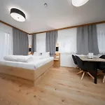 A Casa Tuerkis * Ζόλντεν