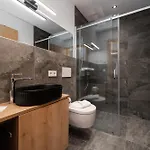 A Casa Tuerkis * Ζόλντεν